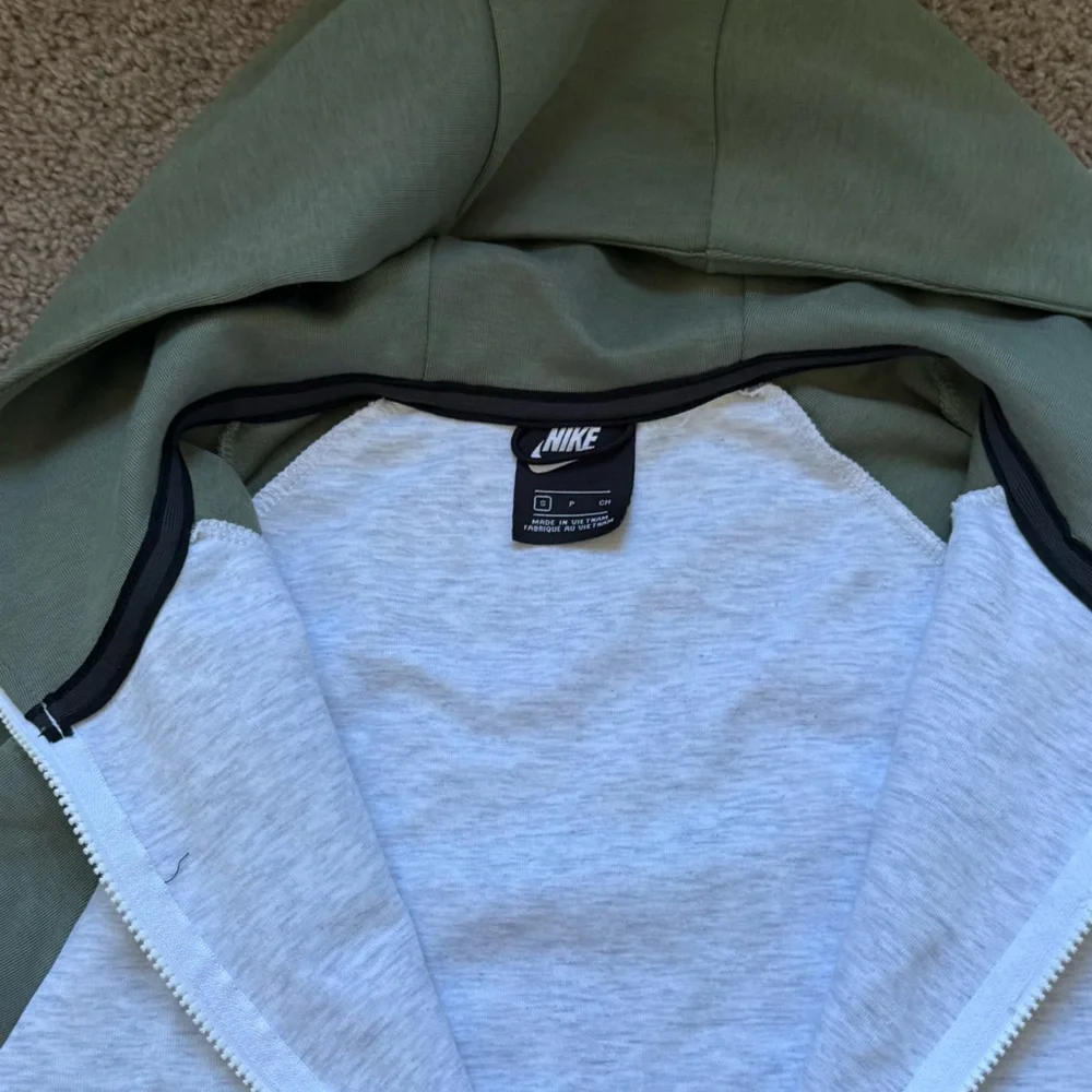 Nike Zip Up Sweatshirt Small - Picture 4 of 5